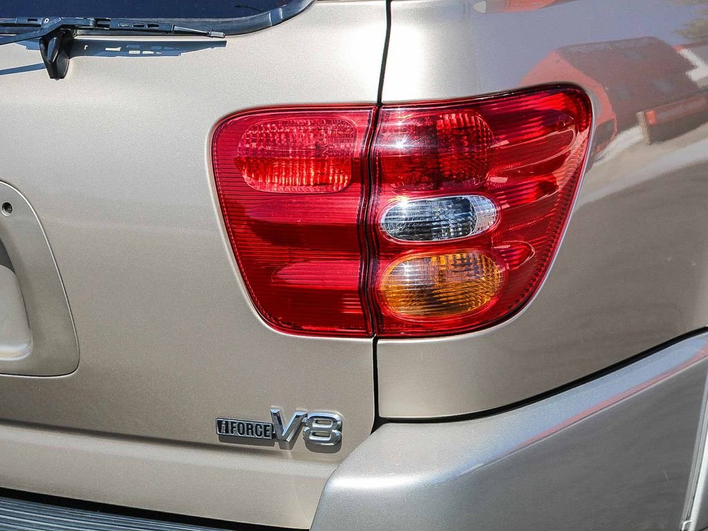 Used 2004 Gold Toyota SR5 image 9