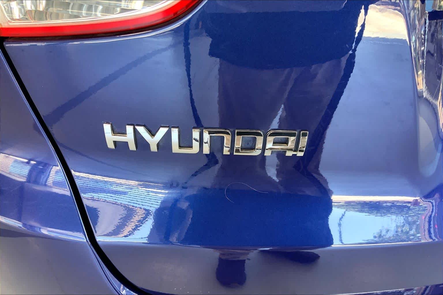 Used 2011 Iris Blue Hyundai GLS image 32