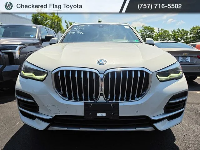 Used 2023 White Metallic BMW xDrive45e image 2