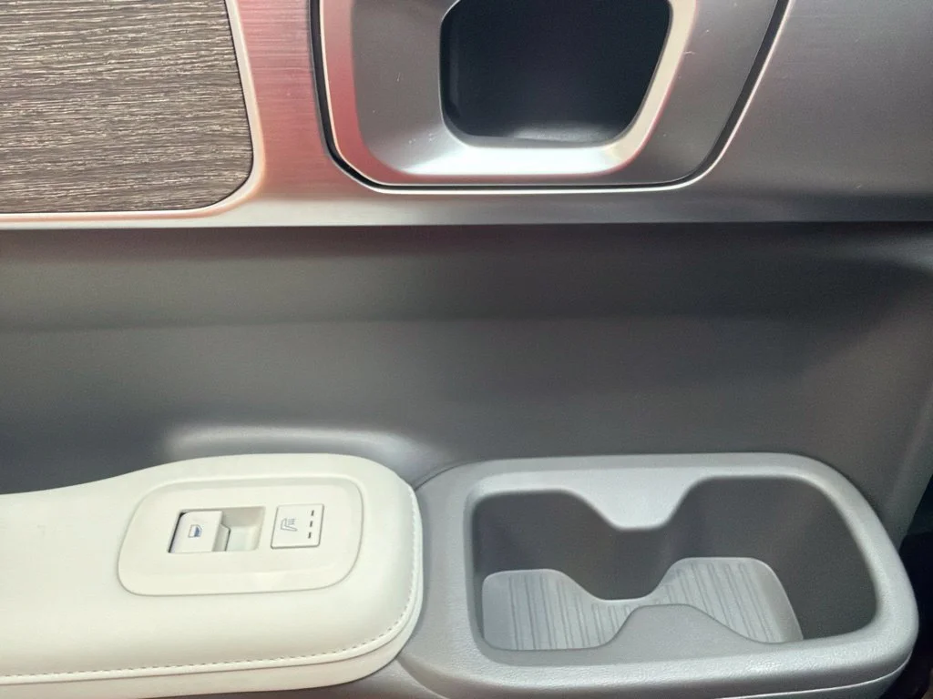 New 2027 Phantom Black Hyundai Limited image 17
