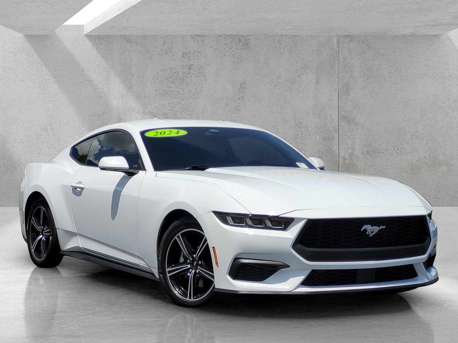 2024 Ford Mustang EcoBoost Fastback's photo
