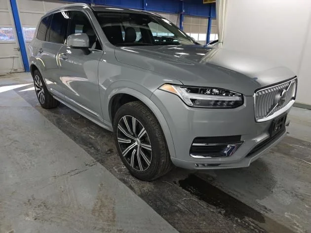 2025 Volvo XC90 B5 Core Bright 4WD's photo
