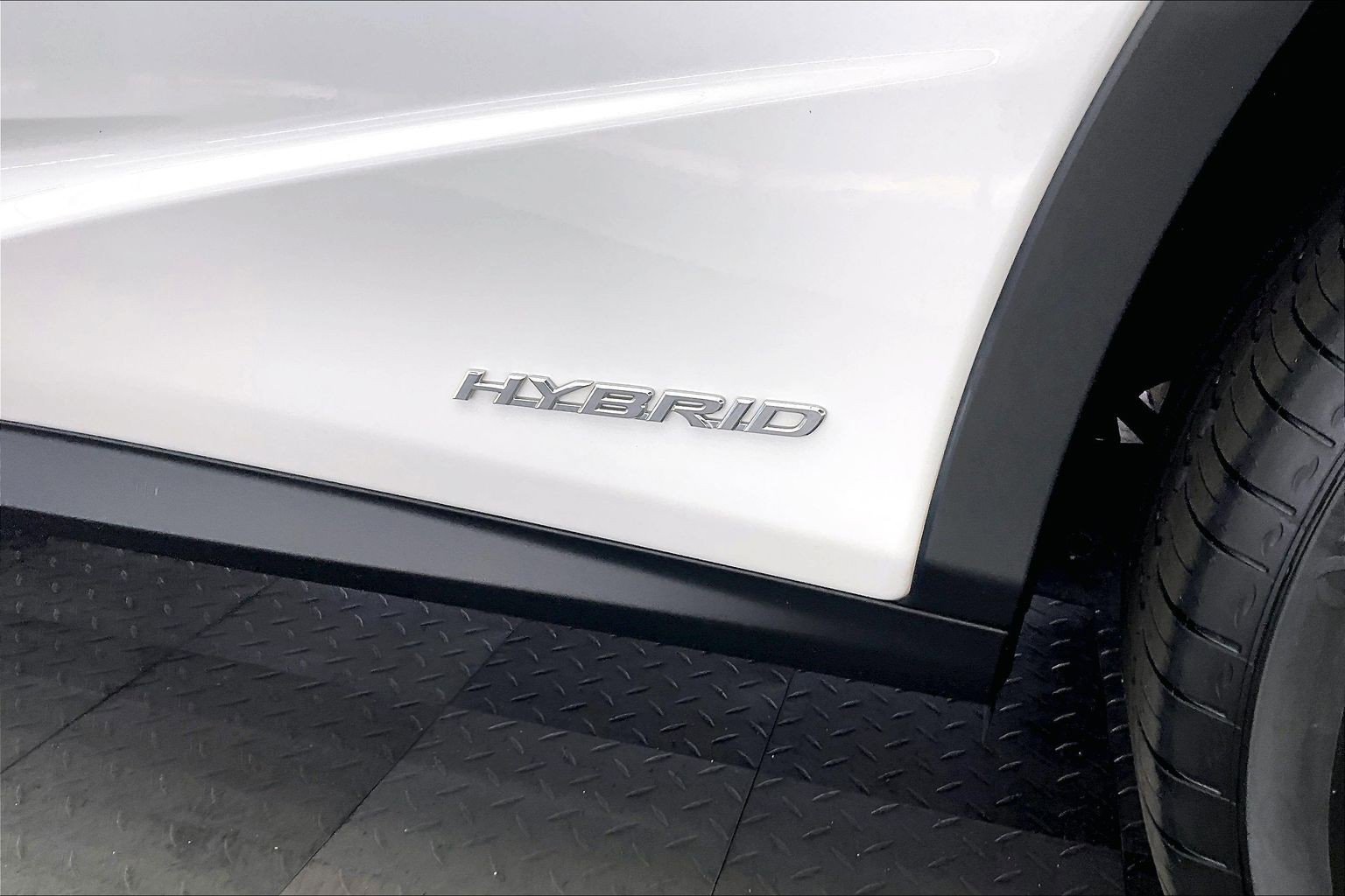 Used 2019 Eminent White Pearl Lexus RX 450h image 7