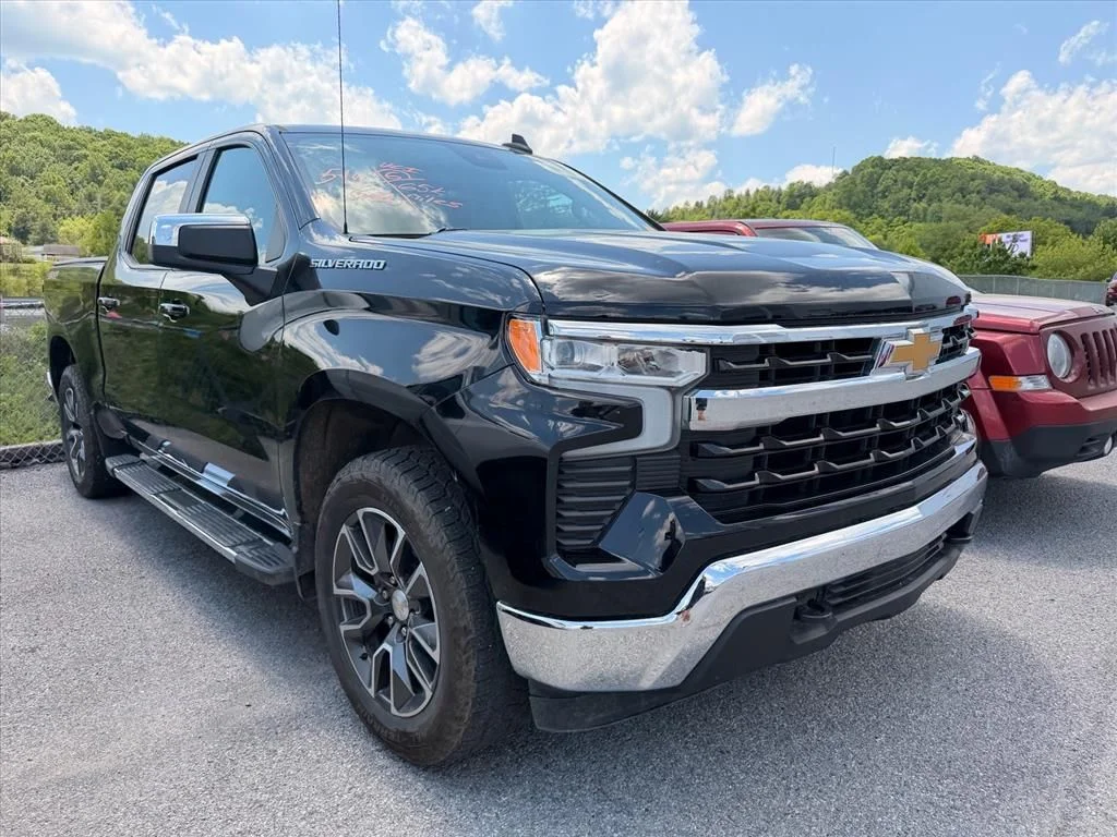 Used 2022 Black Chevrolet LT image 18