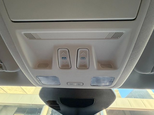 Used 2025 Silver Ford Platinum image 32
