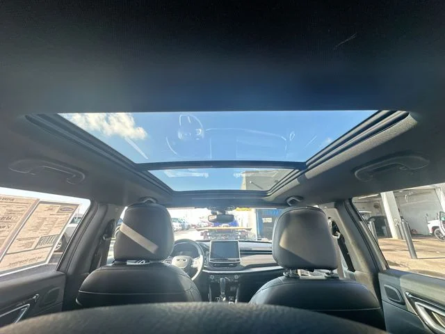 Certified Used 2023 Silver Jeep Limited image 24