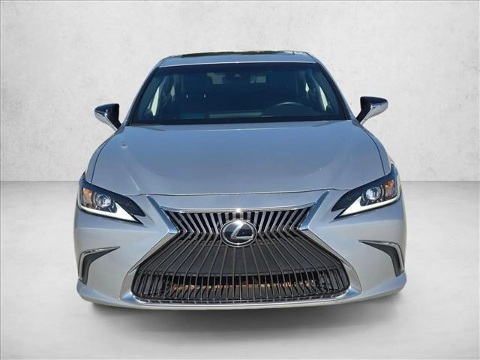 Used 2019 Atomic Silver Lexus ES 350 image 2