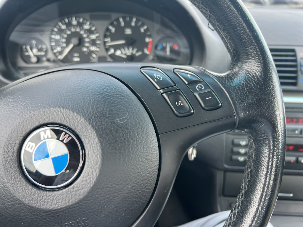 Used 2003 Alpine White BMW 325i image 8