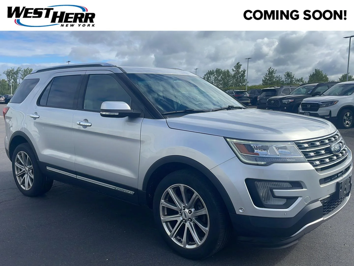 Used 2017 Ingot Silver Ford Limited image 1