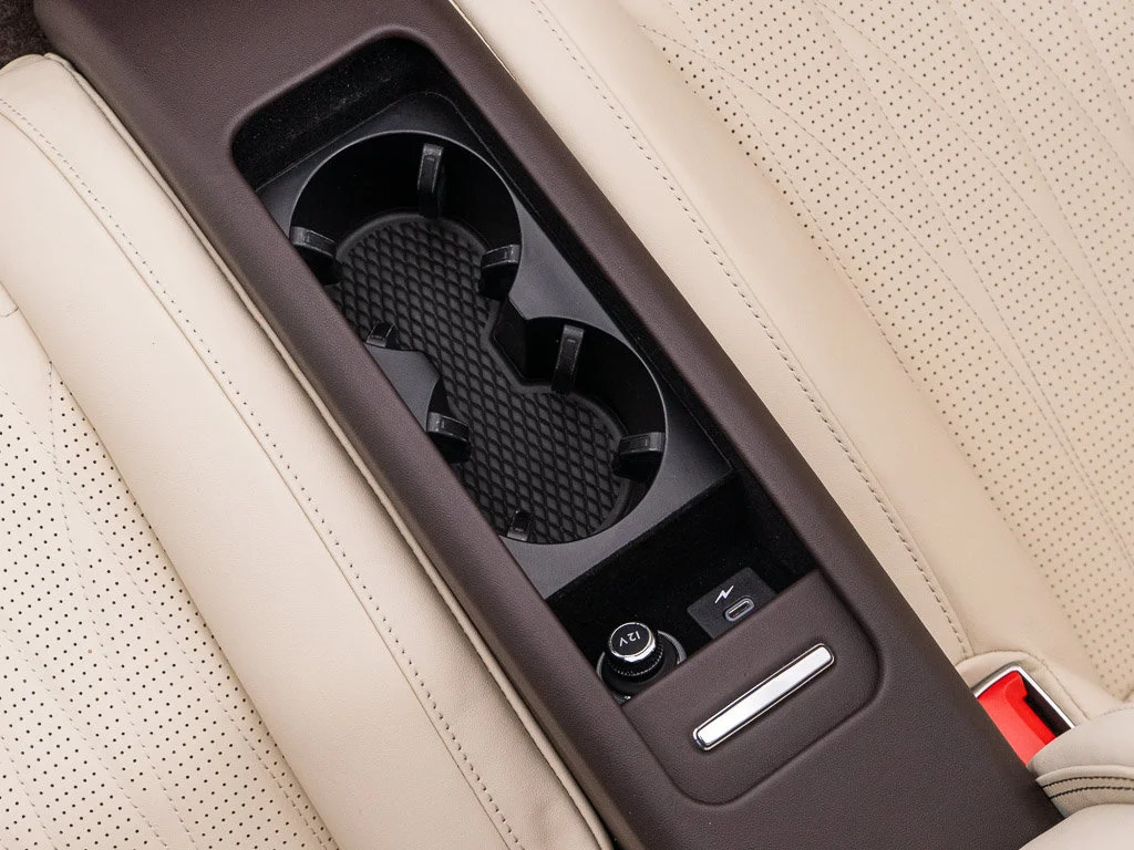Certified Used 2026 White Sand - by Mulliner Bentley Azure image 30