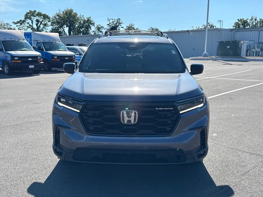 Certified Used 2025 Modern Steel Metallic Honda AWD Black Edition image 11