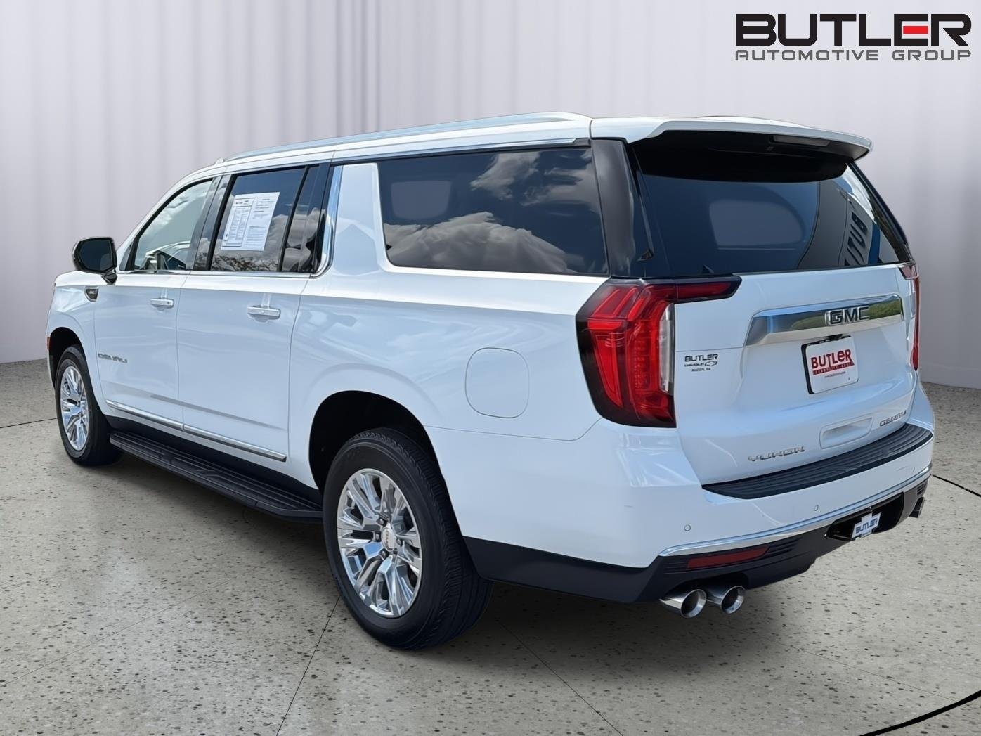 Used 2024 Summit White GMC Denali image 4