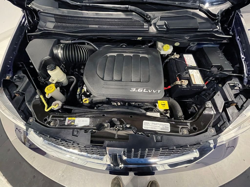 Used 2017 Blue Dodge SE image 36