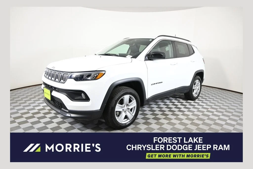 Used 2022 White Jeep Latitude image 1