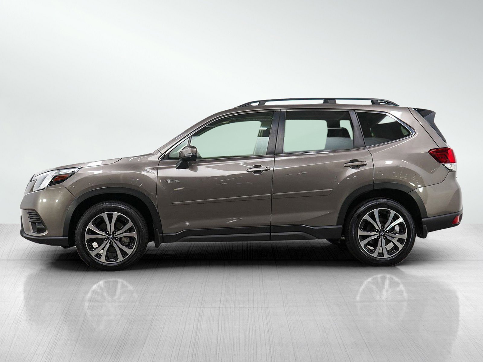Used 2024 Subaru Forester Limited with VIN JF2SKALCXRH488985 for sale in Burnsville, Minnesota
