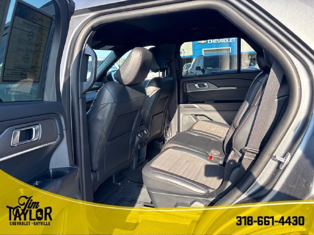 Used 2025 Gray Ford ST-Line image 29