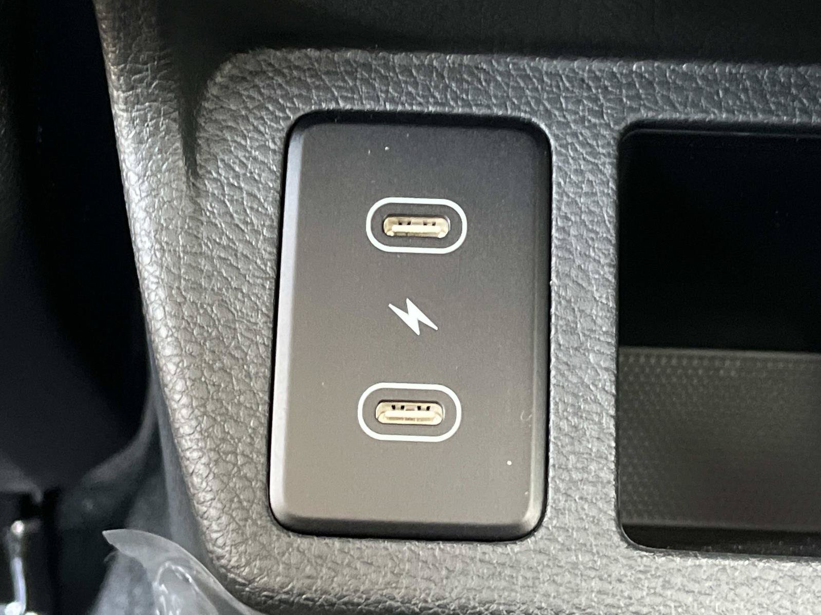 New 2026 Snow White Pearl Kia EX image 18