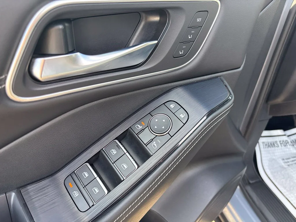 Used 2024 Gray Nissan Platinum image 17