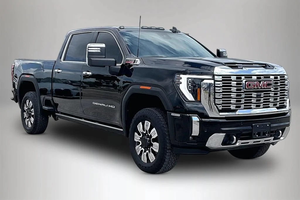 Used 2024 Onyx Black GMC Denali image 1