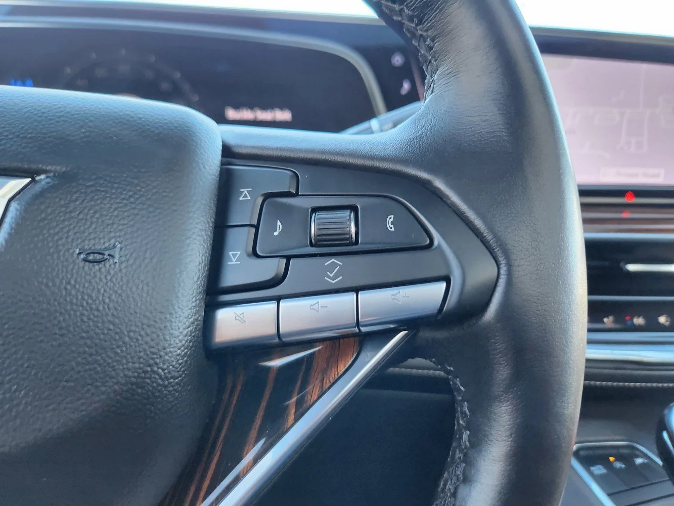 2024 Cadillac Escalade ESV Premium Luxury - Photo 20