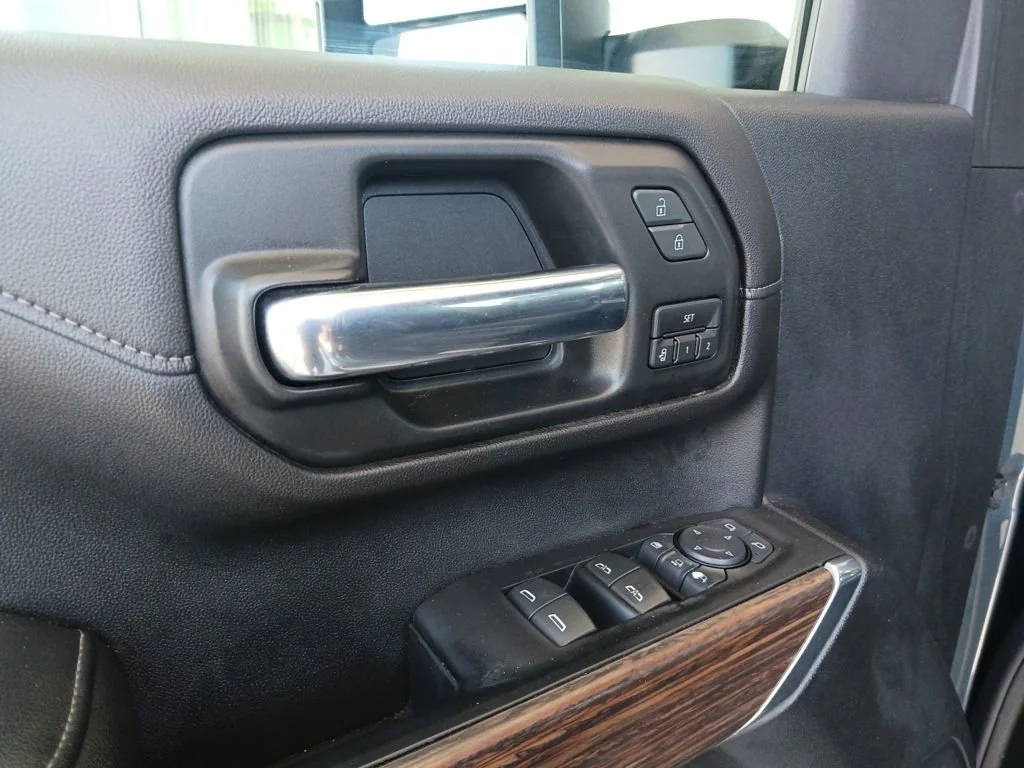 Used 2020 Shadow Gray Metallic Chevrolet High Country image 19