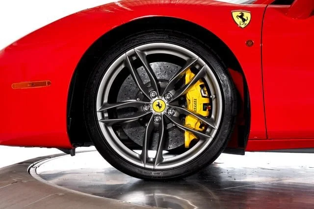 Used 2018 Rosso Corsa Ferrari  image 18