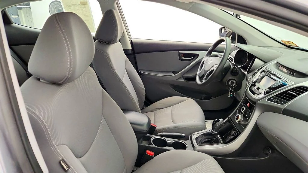 Used 2015 Titanium Gray Metallic Hyundai 4dr Sedan Automatic SE w/ Popular Equipment Pkg image 20