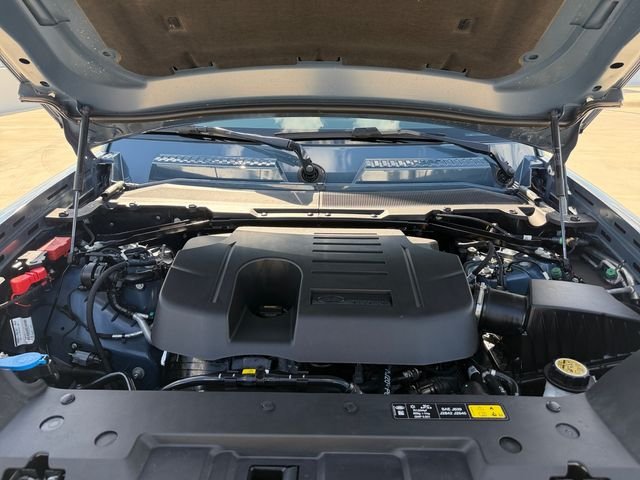Certified Used 2026 Blue Land Rover X-Dynamic SE image 19