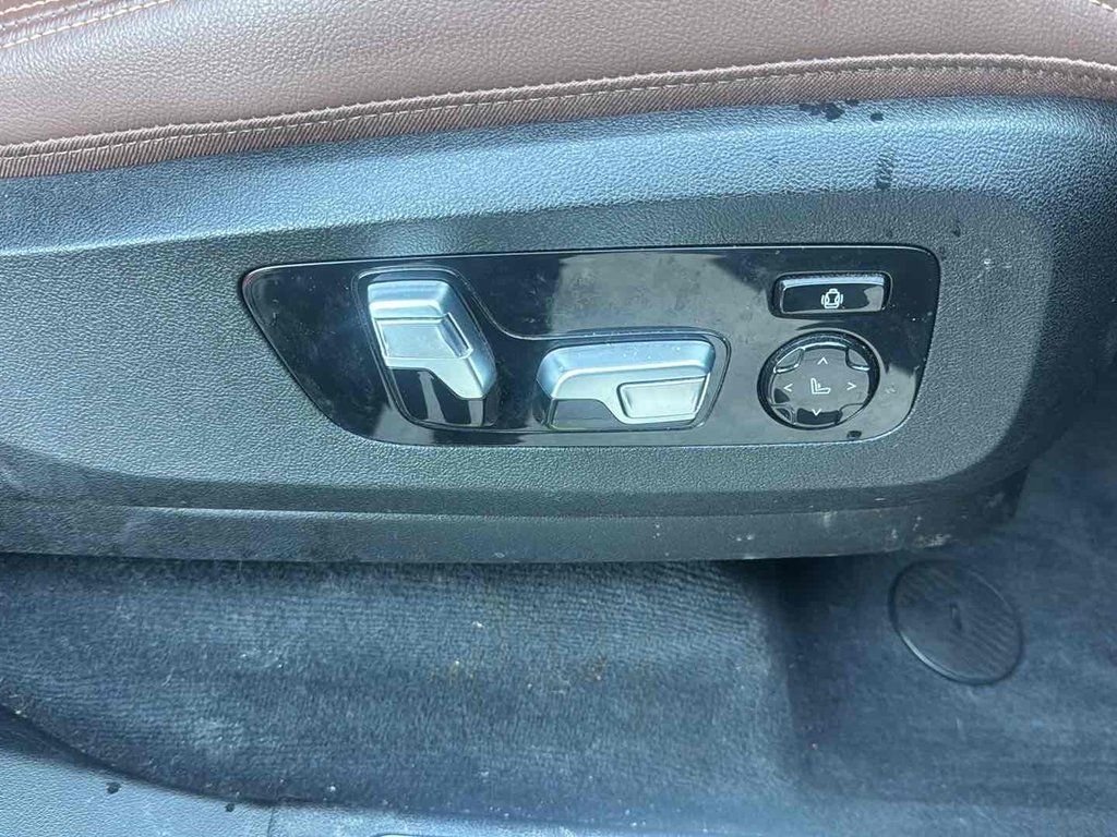 Used 2020 Blue BMW xDrive40i image 14