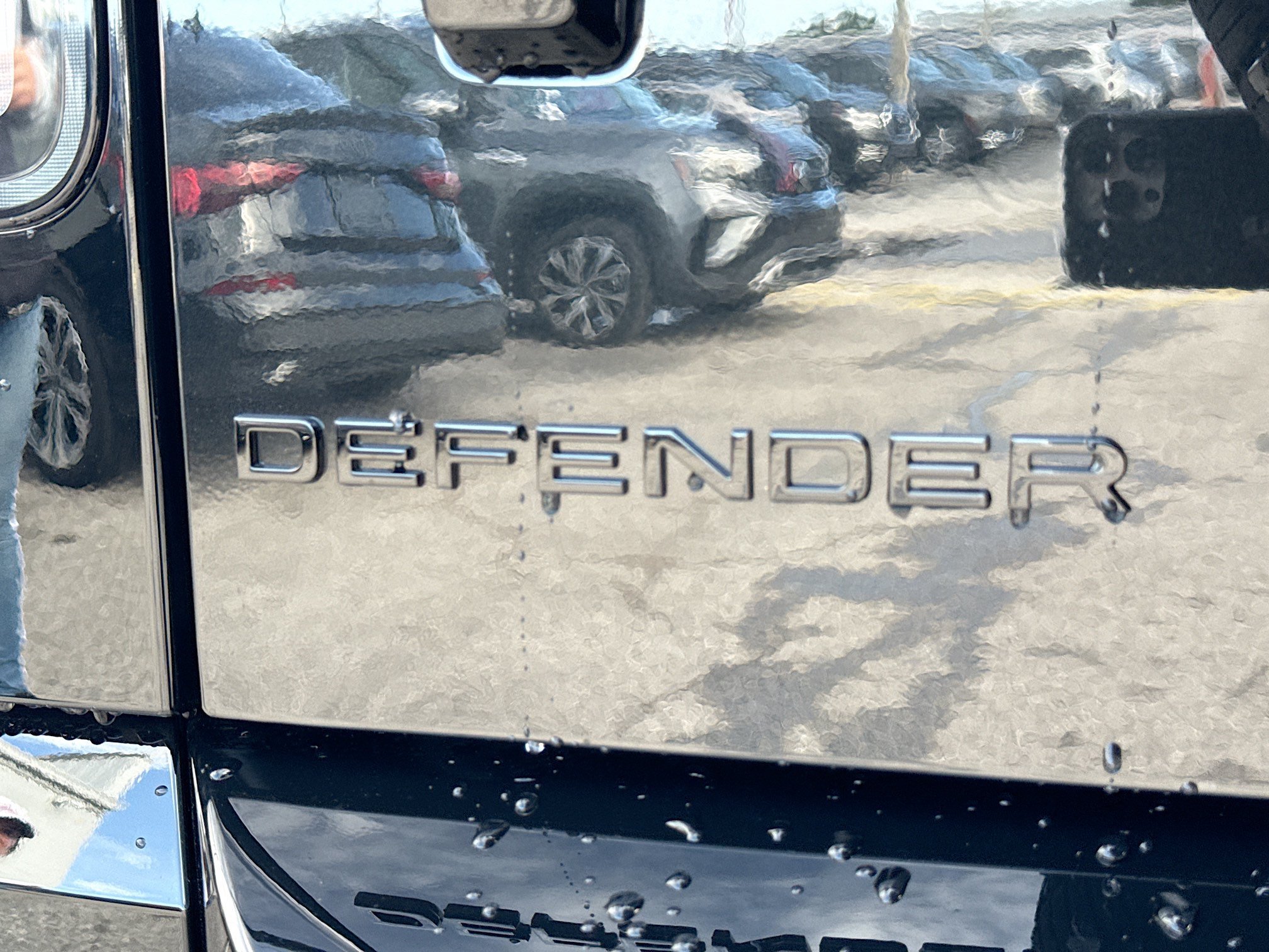 New 2026 Santorini Black Land Rover X-Dynamic SE image 11