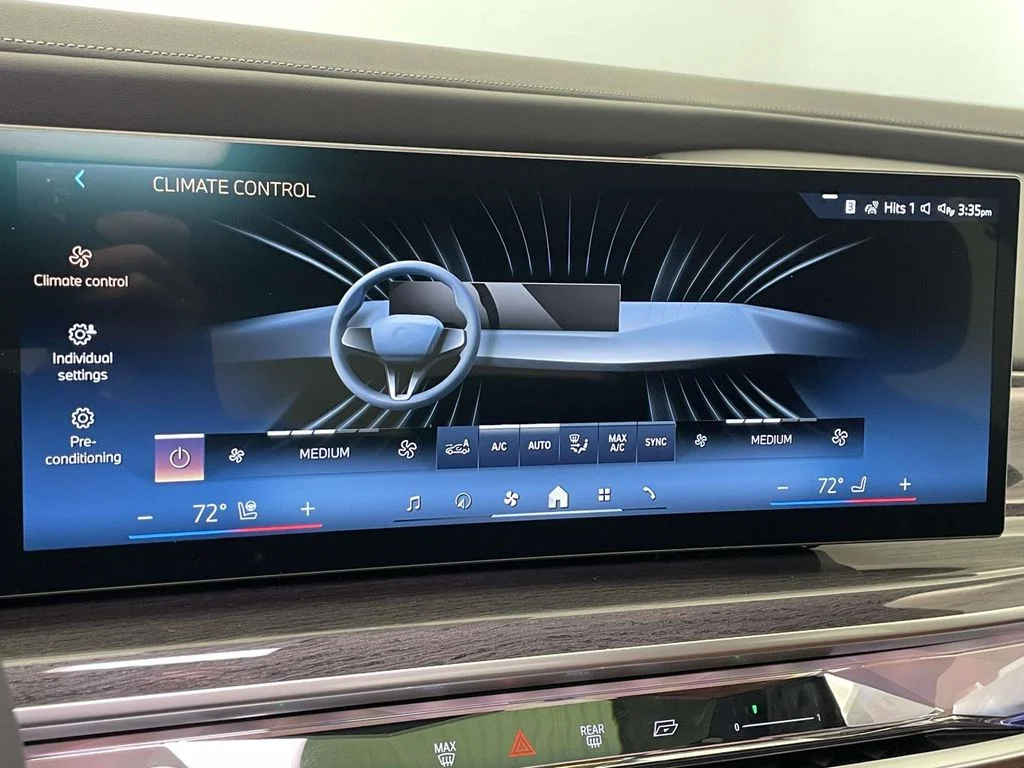 Used 2026 Black BMW xDrive60 image 26