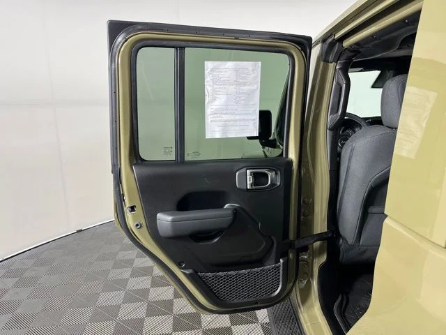 Used 2026 Green Jeep Sport S image 38