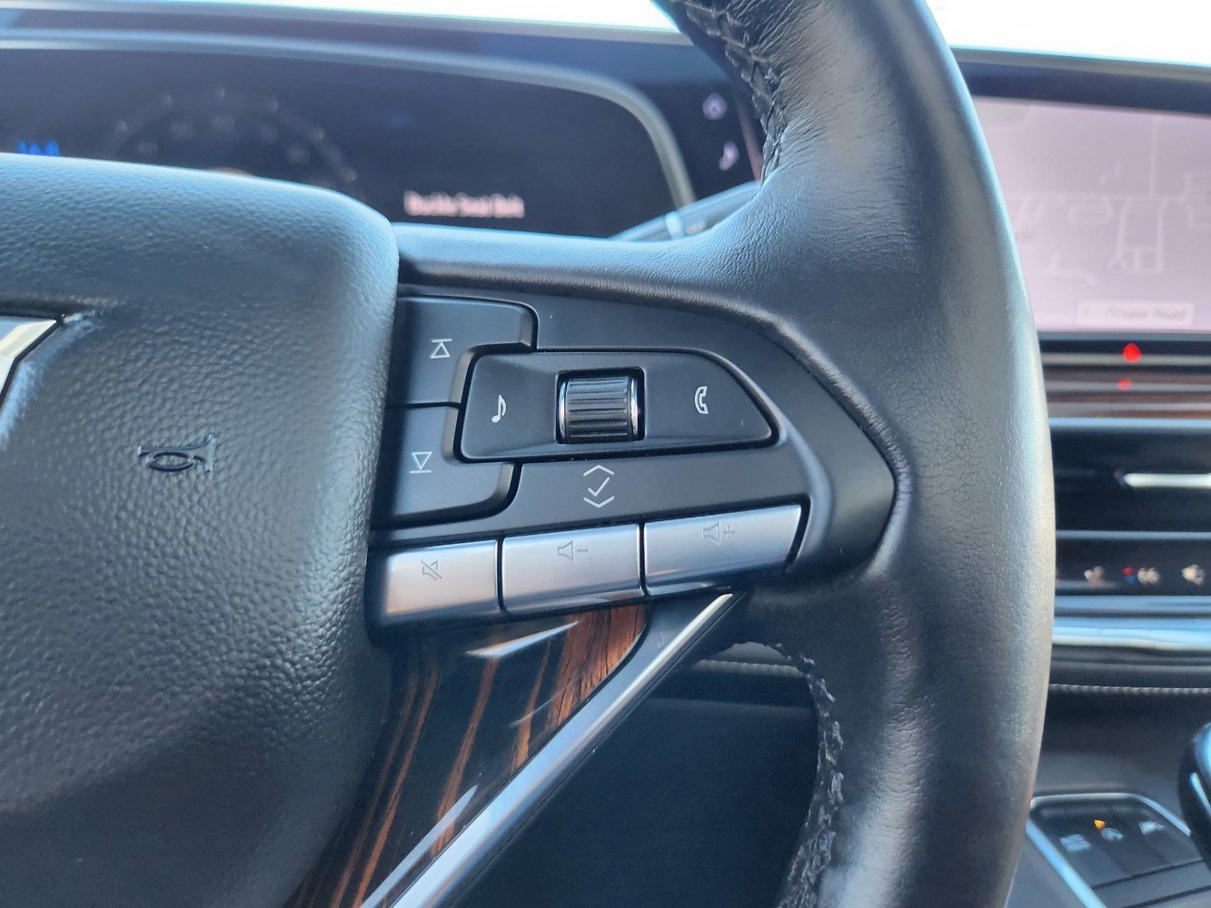 2024 Cadillac Escalade ESV Premium Luxury - Photo 20