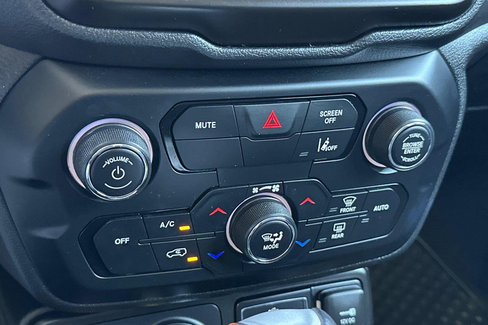 Used 2023 WHITE JEEP UT image 21