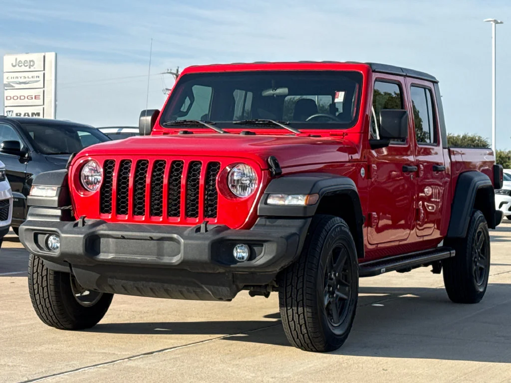 Used 2020 Red Jeep Sport image 3