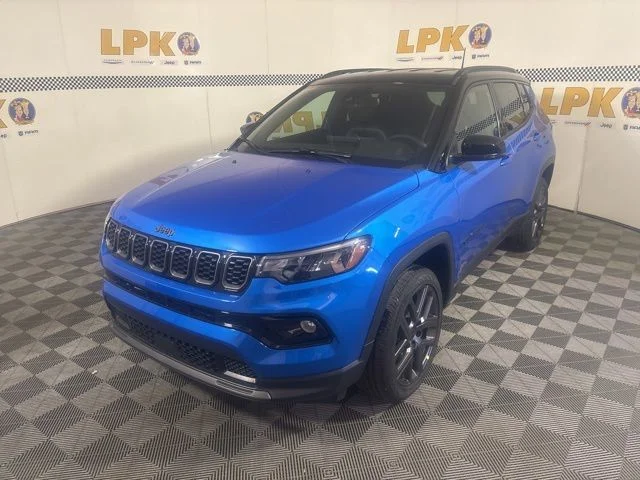 New 2026 Hydro Blue Pearl-Coat Exterior Paint Jeep Limited image 9