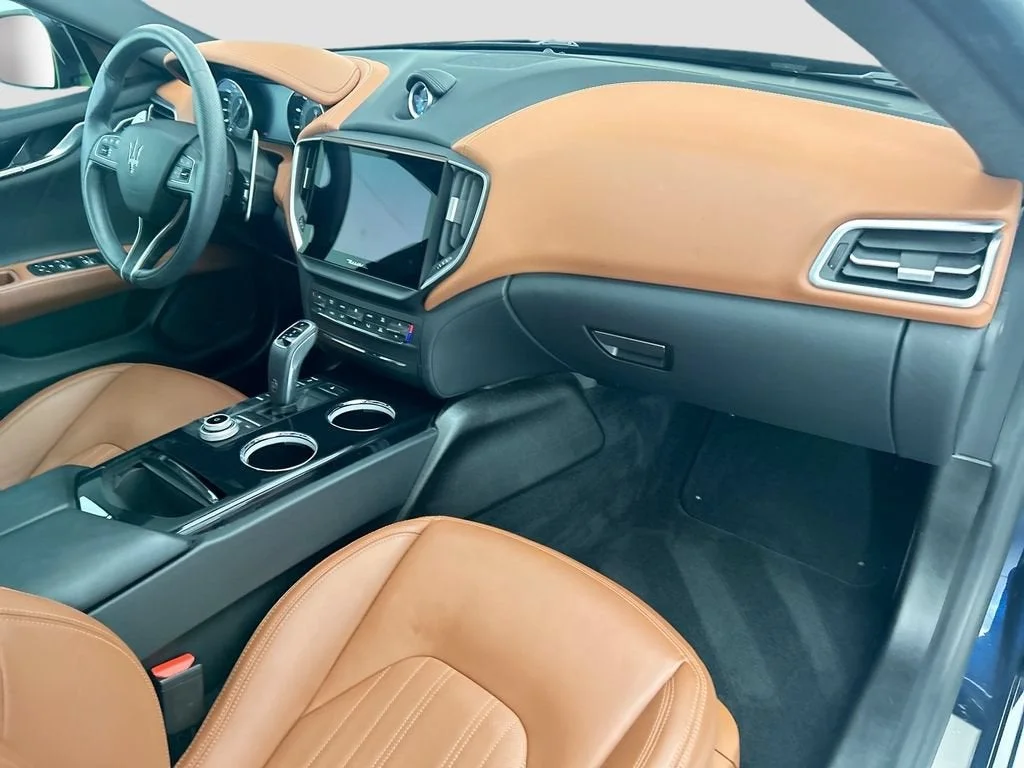 Used 2023  Maserati Modena image 16