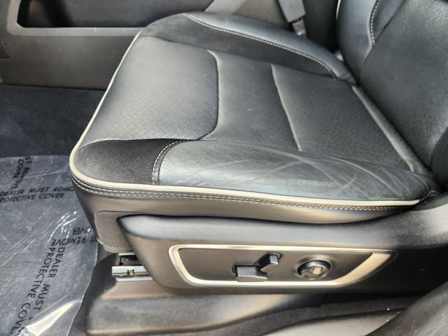 Used 2019 Black Ram Laramie image 26