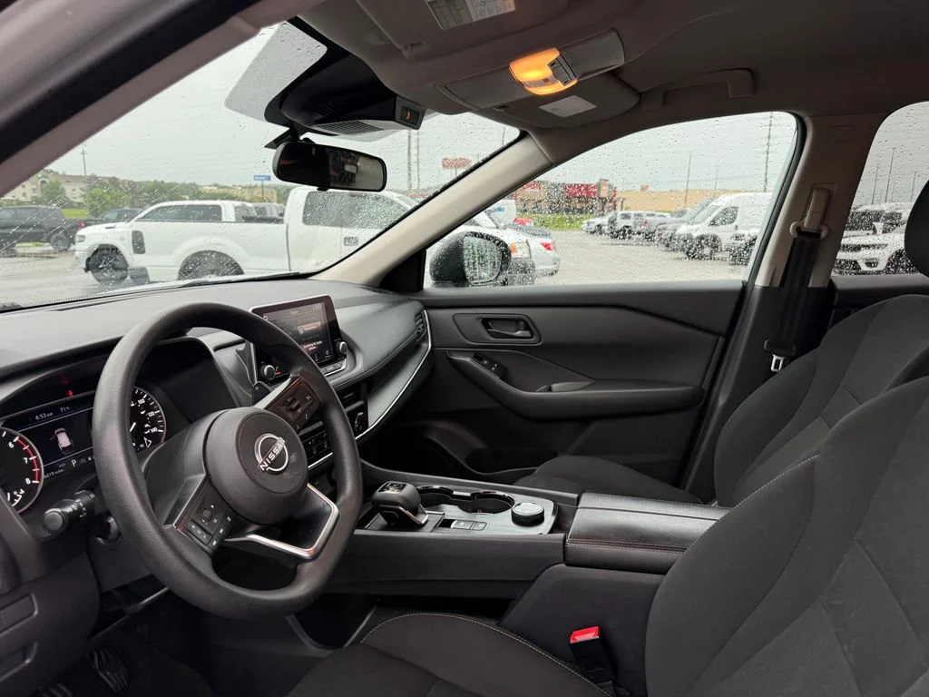Used 2024 Silver Nissan S image 8