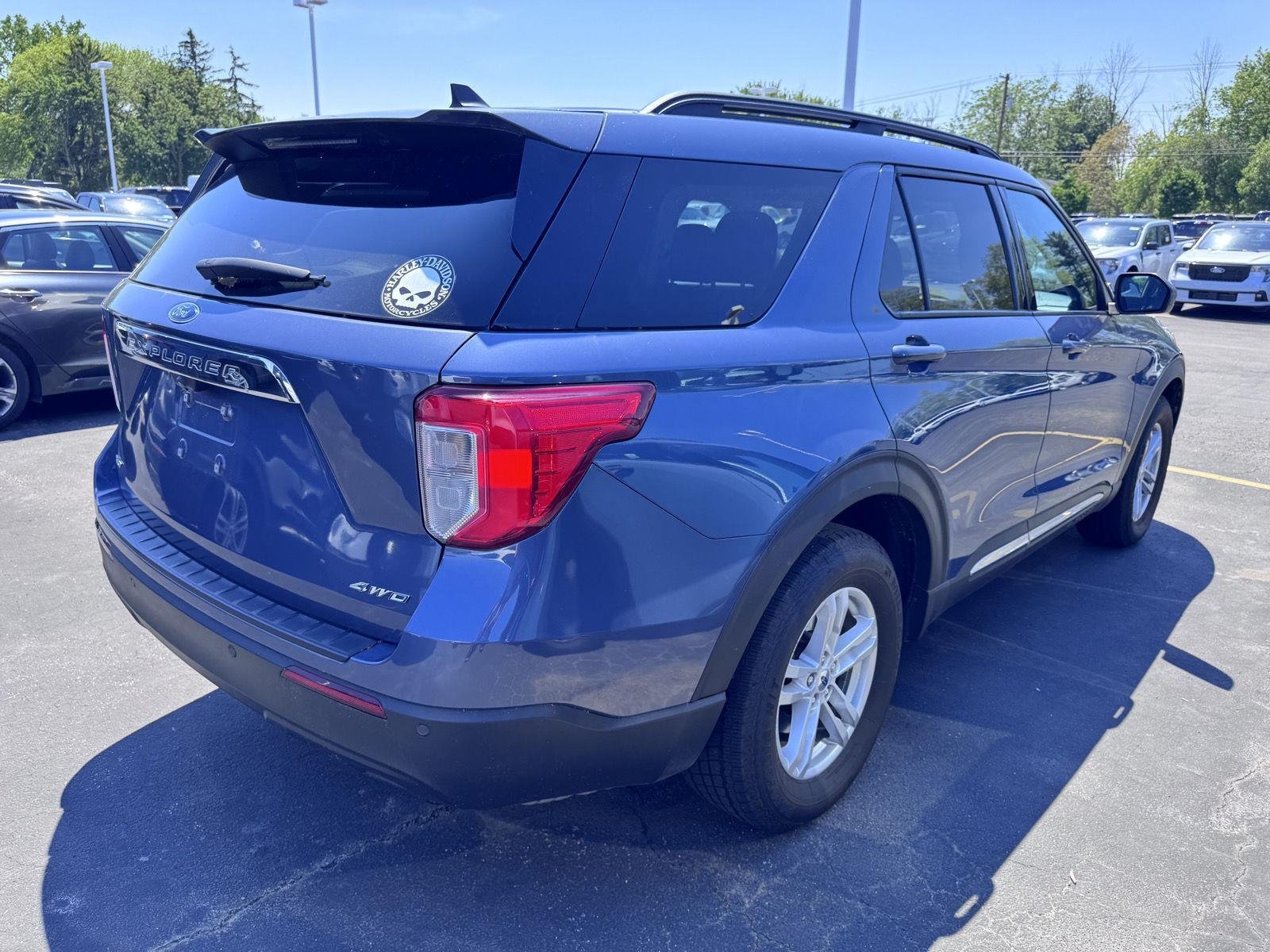 Used 2021 Infinite Blue Metallic Tinted Clearcoat Ford XLT image 4