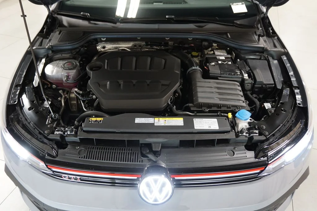 New 2026 Moonstone Gray Volkswagen SE image 33