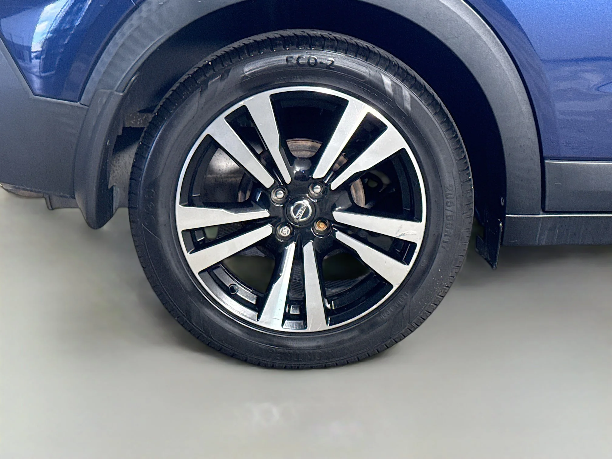 Used 2020 Deep Blue Pearl/Fresh Powder Nissan SV image 29
