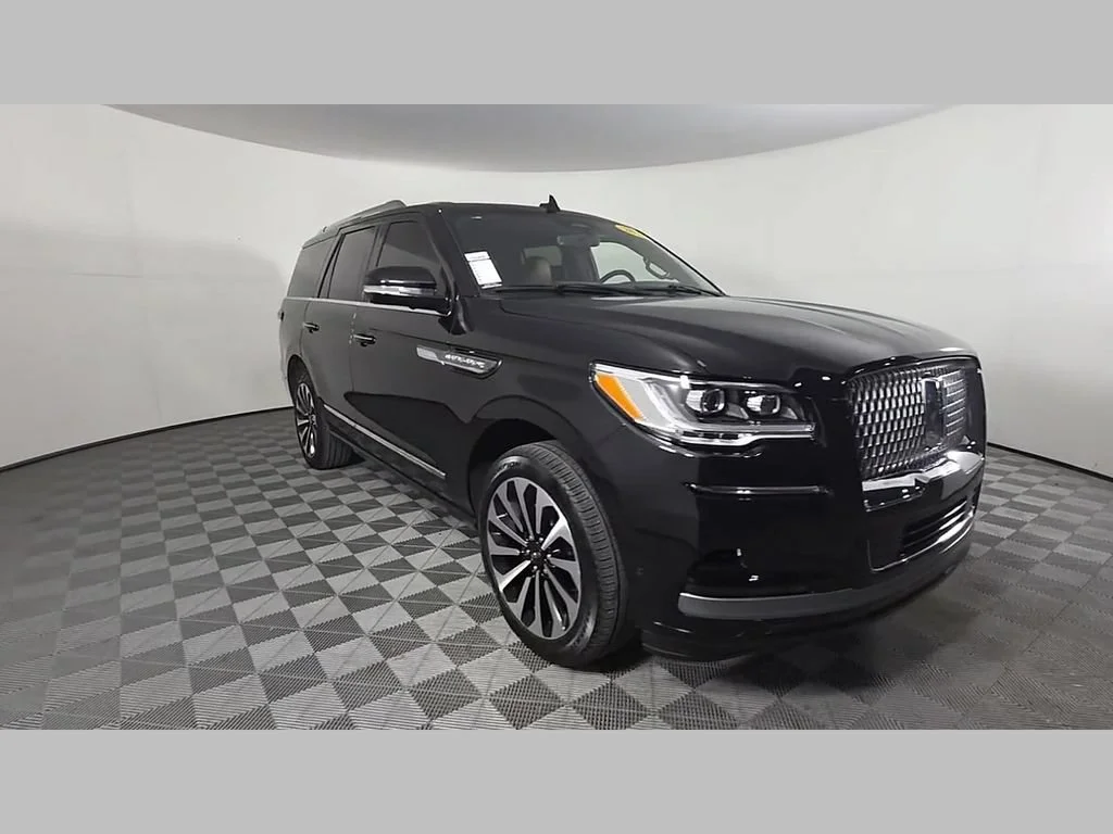 Used 2024 Black Metallic Lincoln Reserve image 53