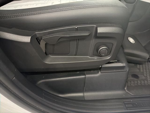 2023 Land Rover Defender S - Photo 22