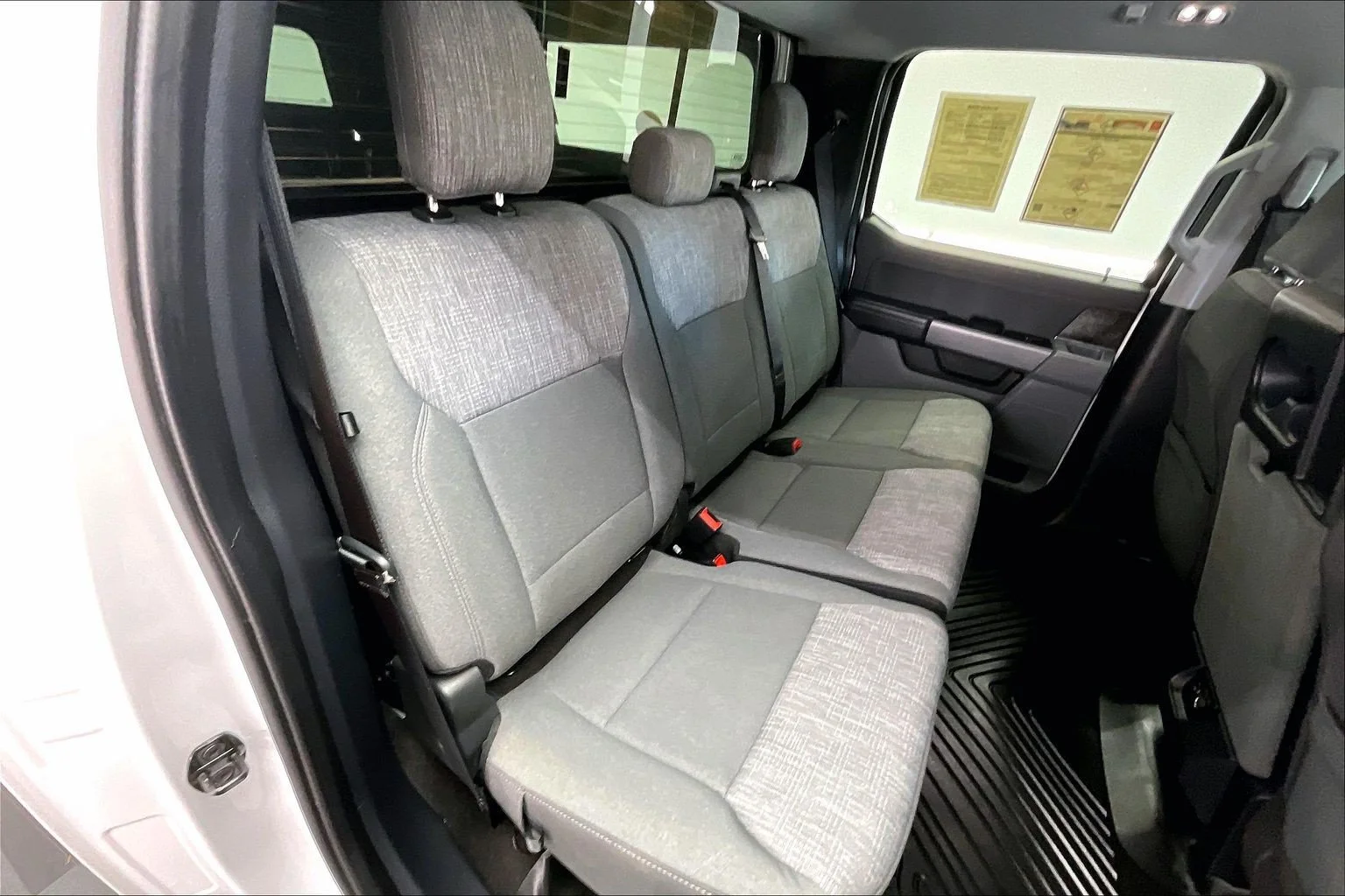 Used 2021 Oxford White Ford XLT image 19