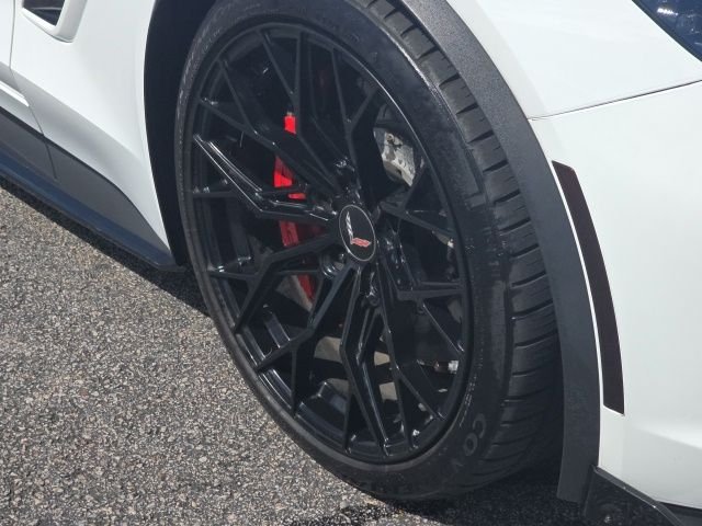 Used 2019 White Chevrolet Grand Sport image 10