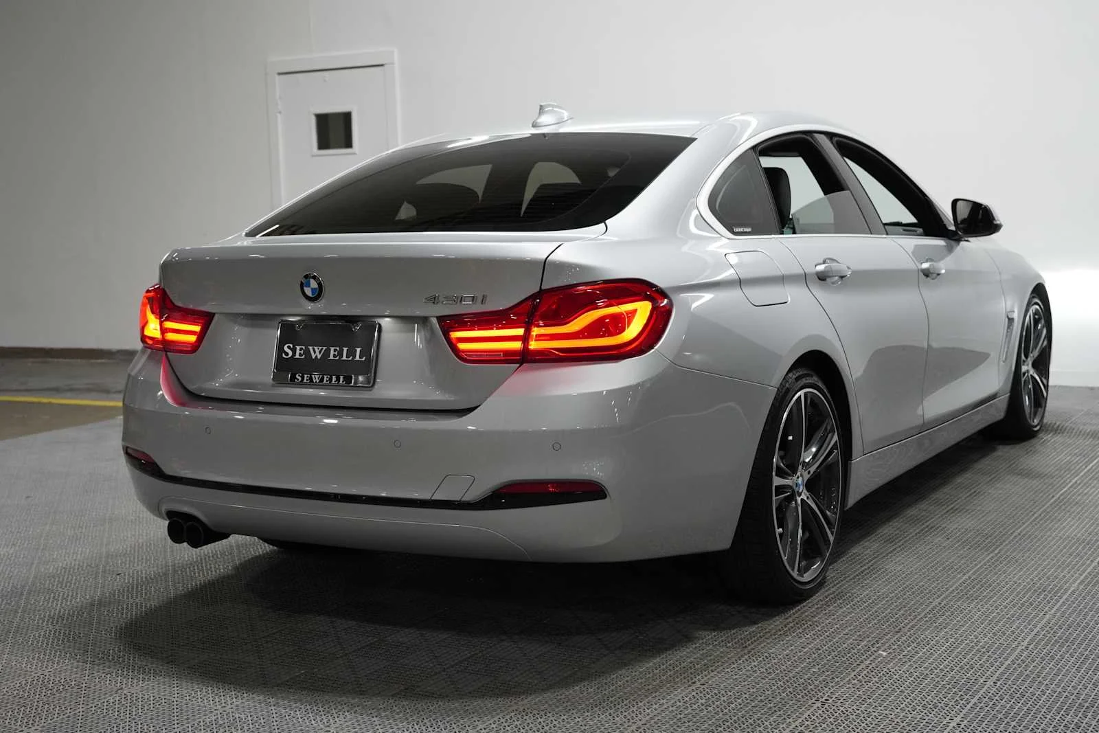 Used 2019 Glacier Silver Metallic BMW 430i image 4