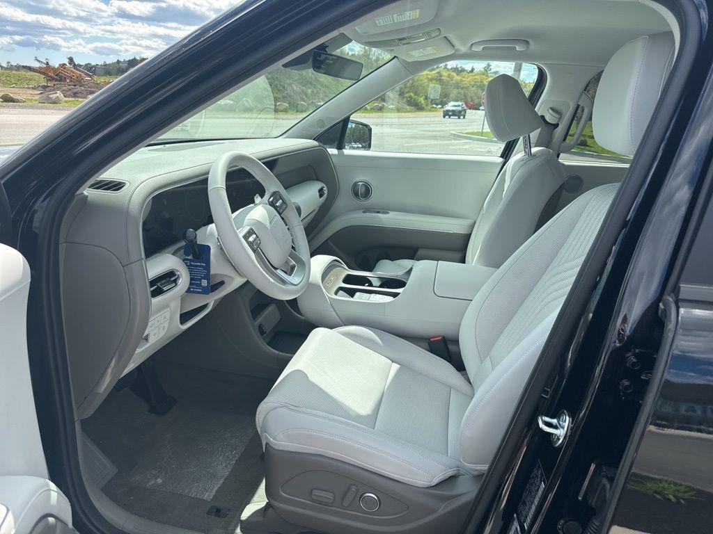 New 2026 Black Hyundai SEL 7P image 14
