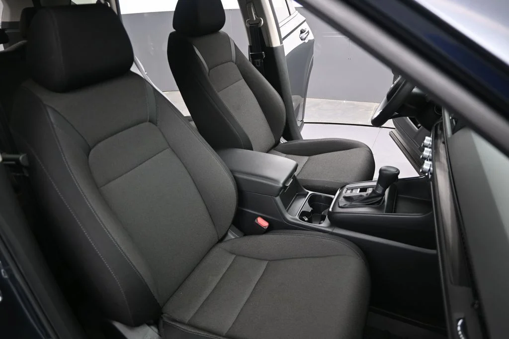 Used 2025 Meteorite Gray Metallic Honda LX image 30