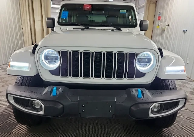 Used 2024 White Jeep Sahara 4xe image 9